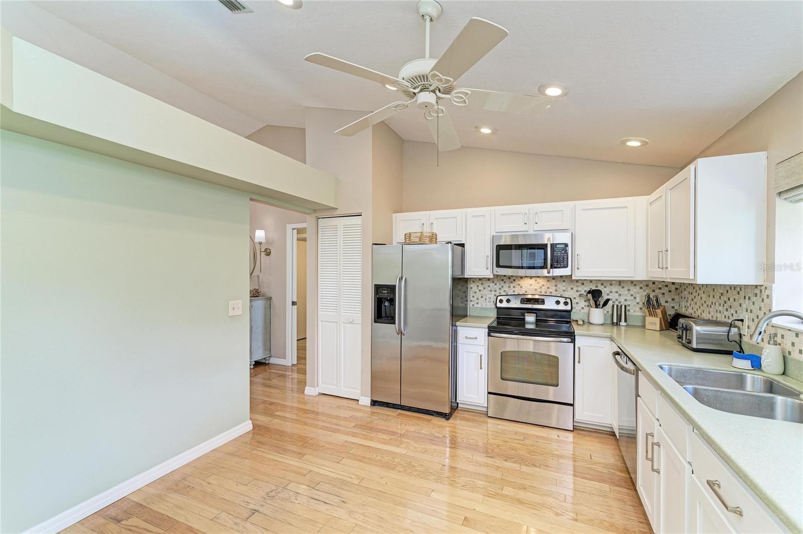 Image 30 of 83 For 246 Laurel Hollow Drive 23