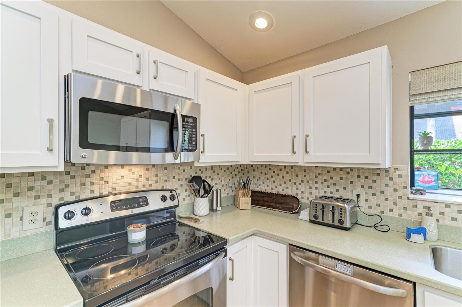 Image 31 of 83 For 246 Laurel Hollow Drive 23