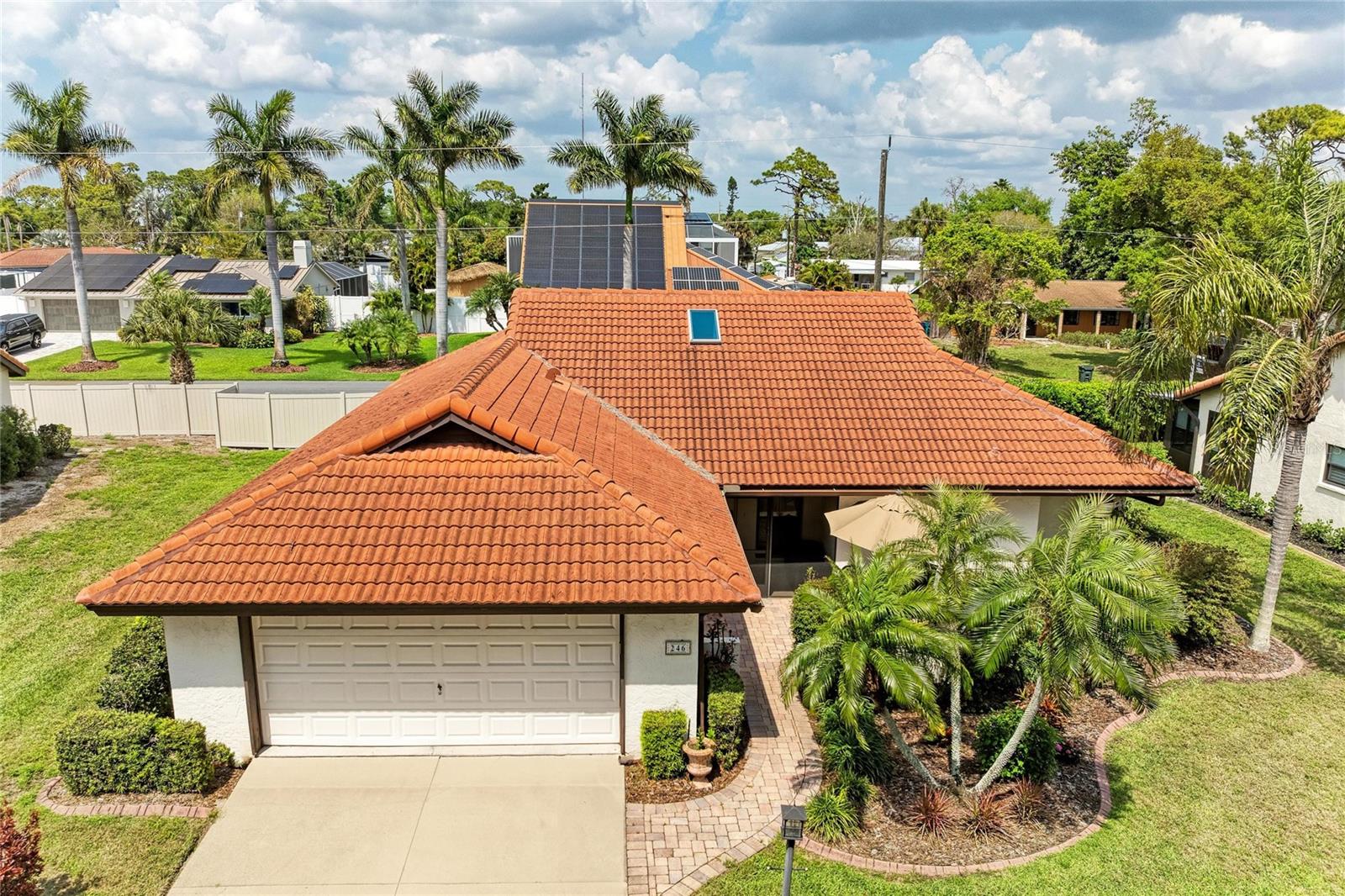 Image 8 of 83 For 246 Laurel Hollow Drive 23