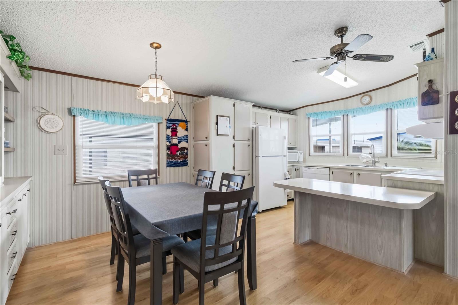 Image 6 of 28 For 1531 46th Avenue E