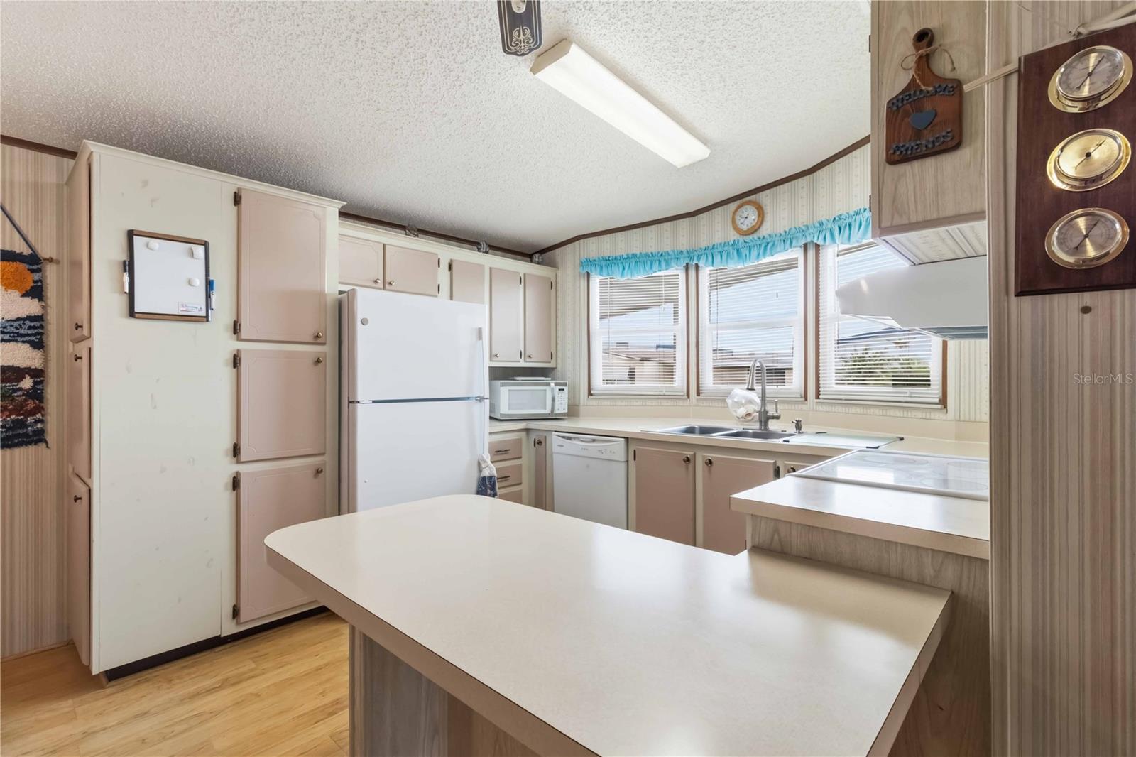 Image 8 of 28 For 1531 46th Avenue E