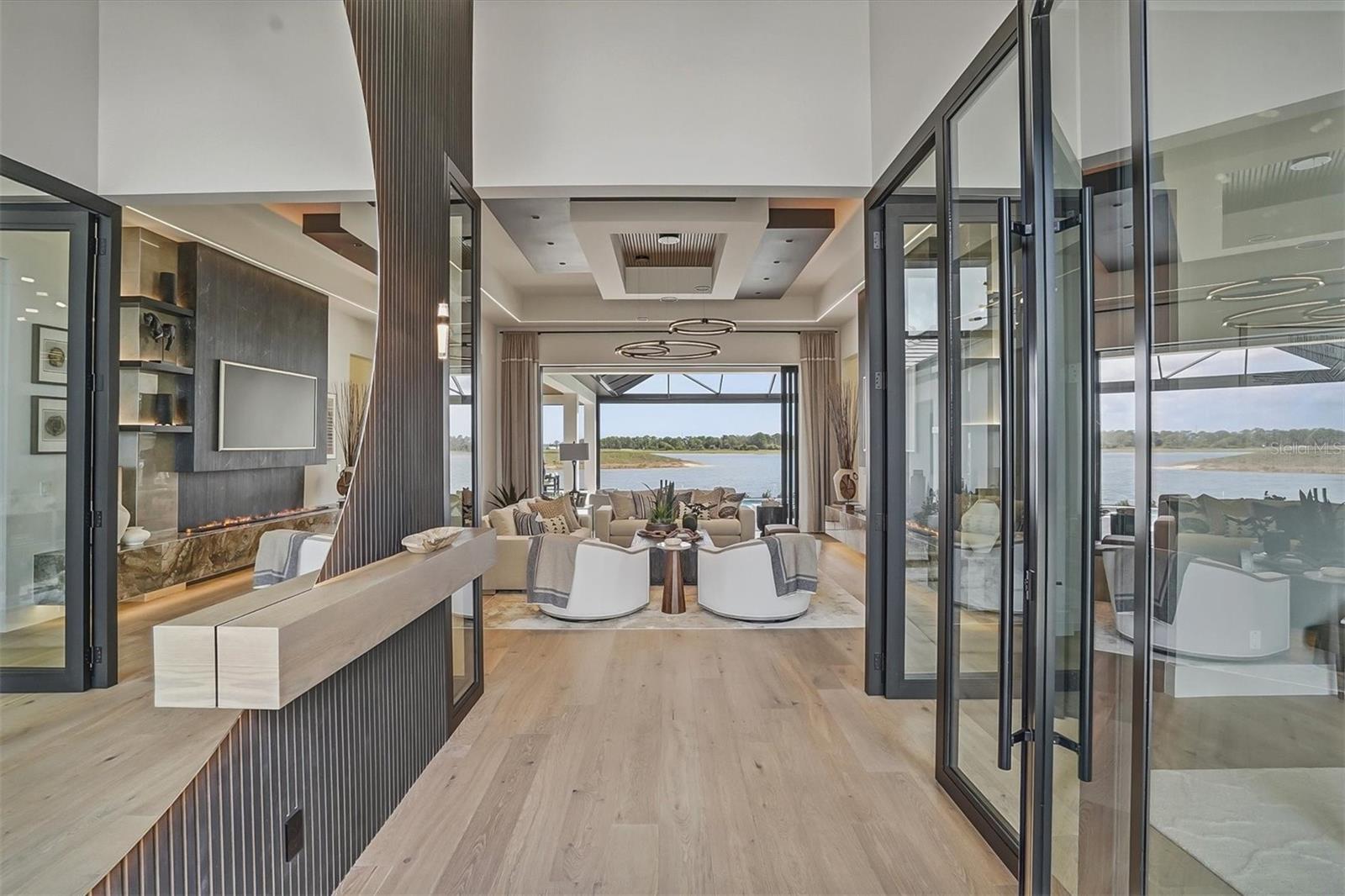 Image 17 of 82 For 262 Crystal Waters Drive