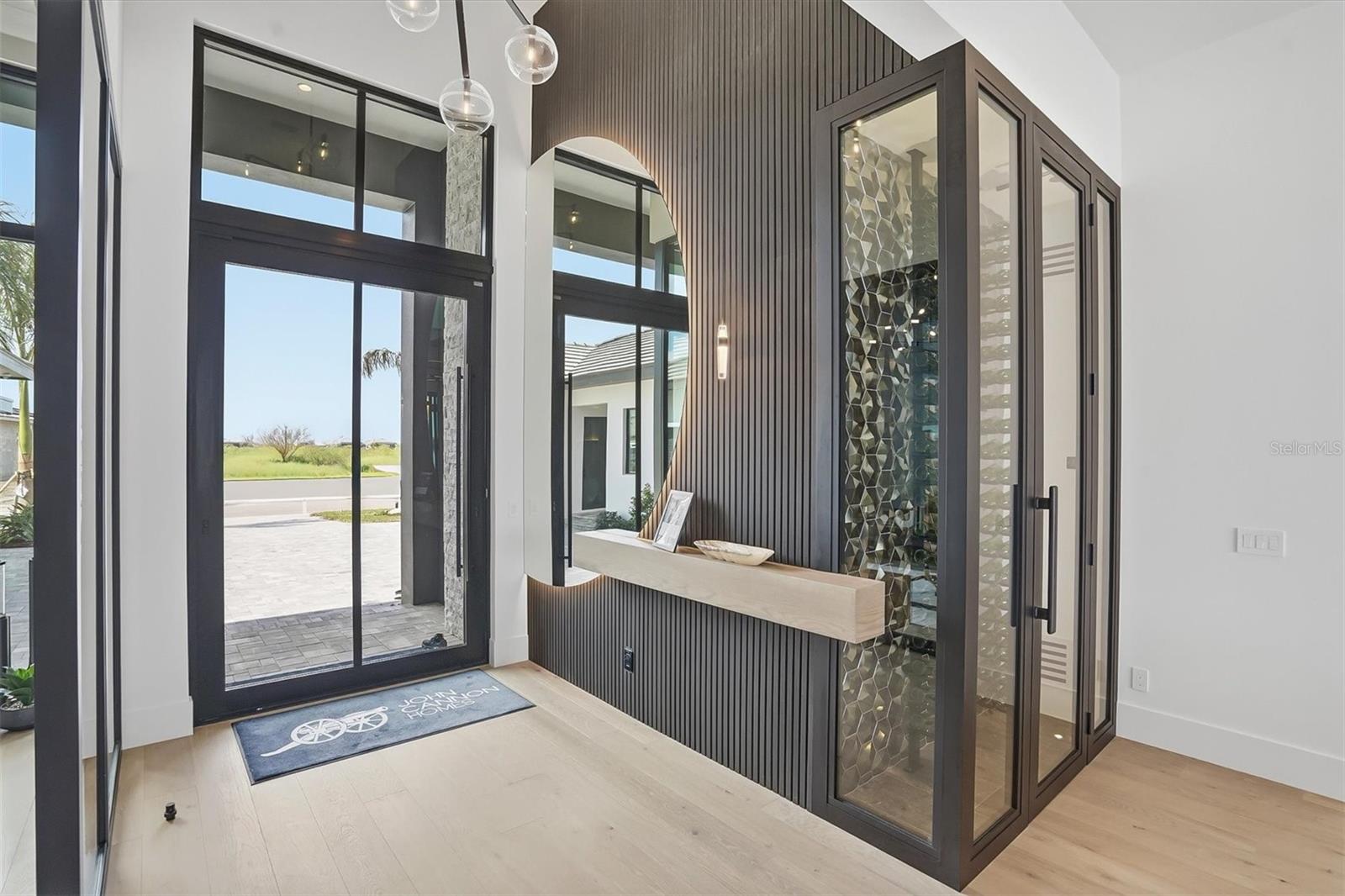 Image 20 of 82 For 262 Crystal Waters Drive