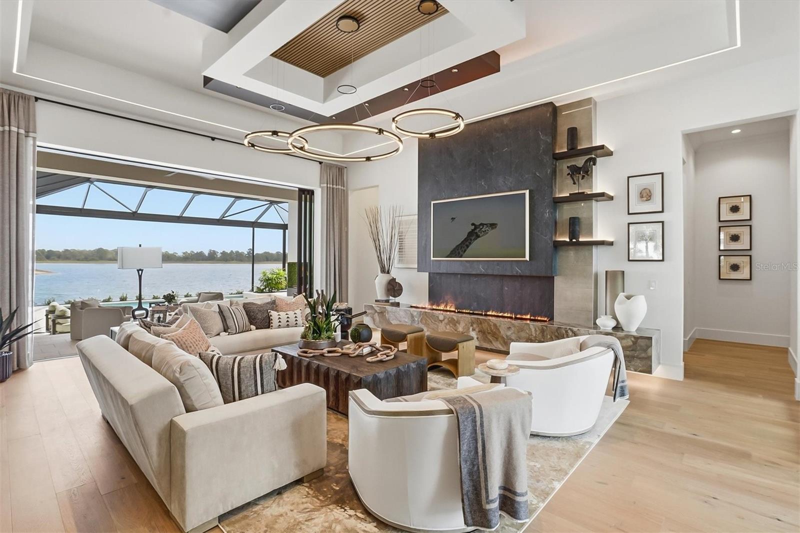 Image 21 of 82 For 262 Crystal Waters Drive