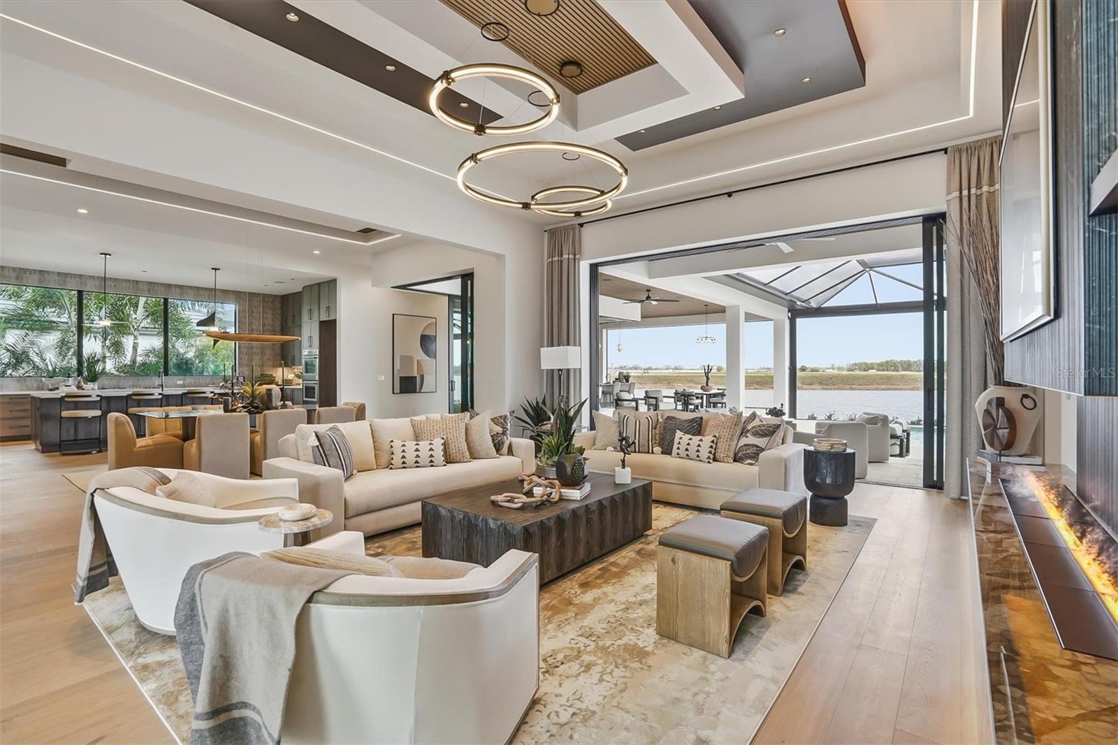 Image 23 of 82 For 262 Crystal Waters Drive