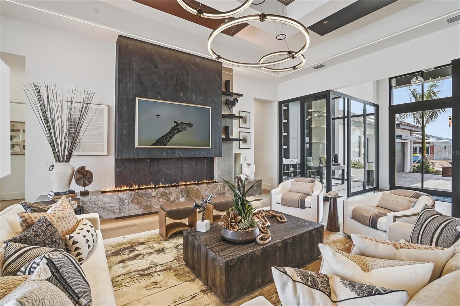 Image 25 of 82 For 262 Crystal Waters Drive