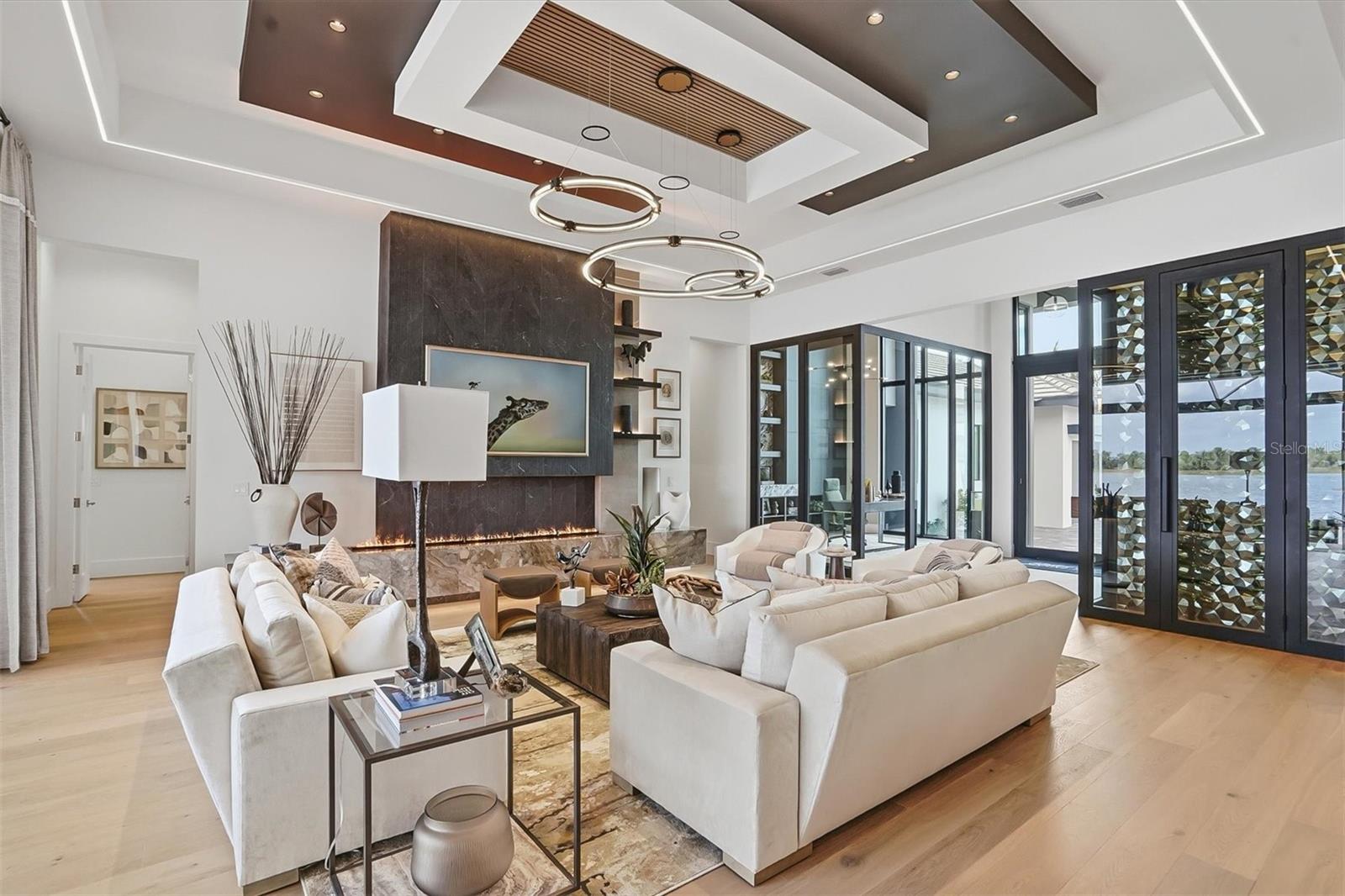 Image 26 of 82 For 262 Crystal Waters Drive