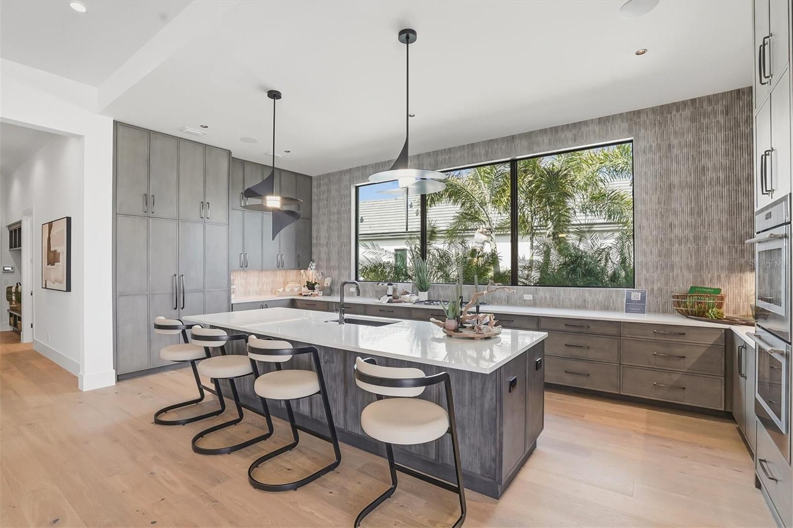 Image 41 of 82 For 262 Crystal Waters Drive