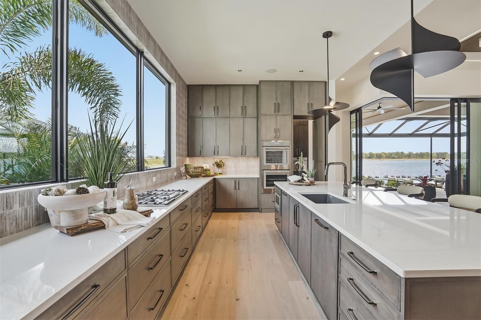 Image 43 of 82 For 262 Crystal Waters Drive