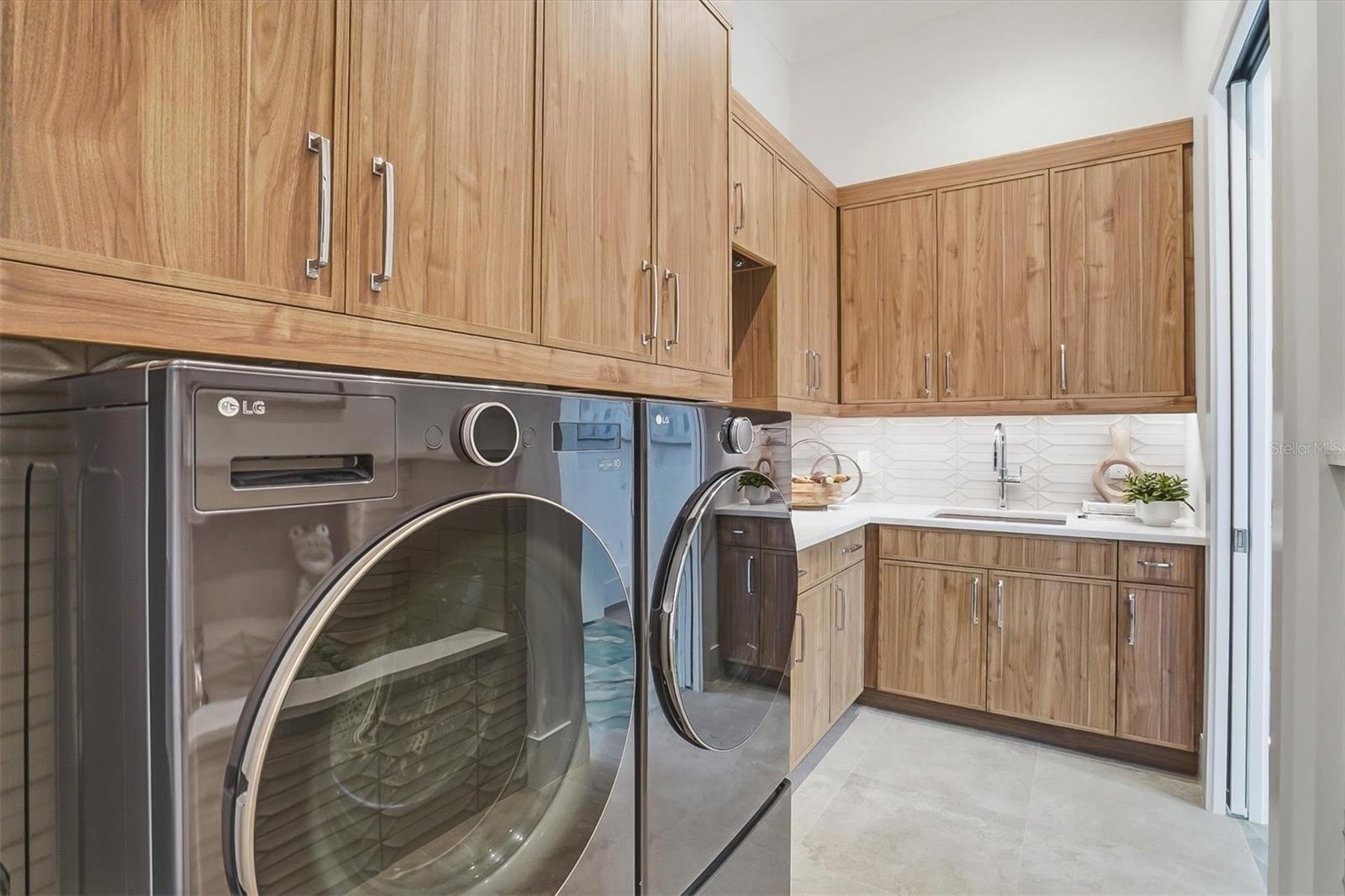 Image 74 of 82 For 262 Crystal Waters Drive