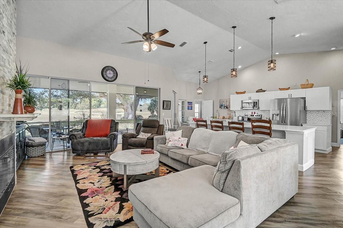 Image 11 of 40 For 4427 Highland Oaks Circle