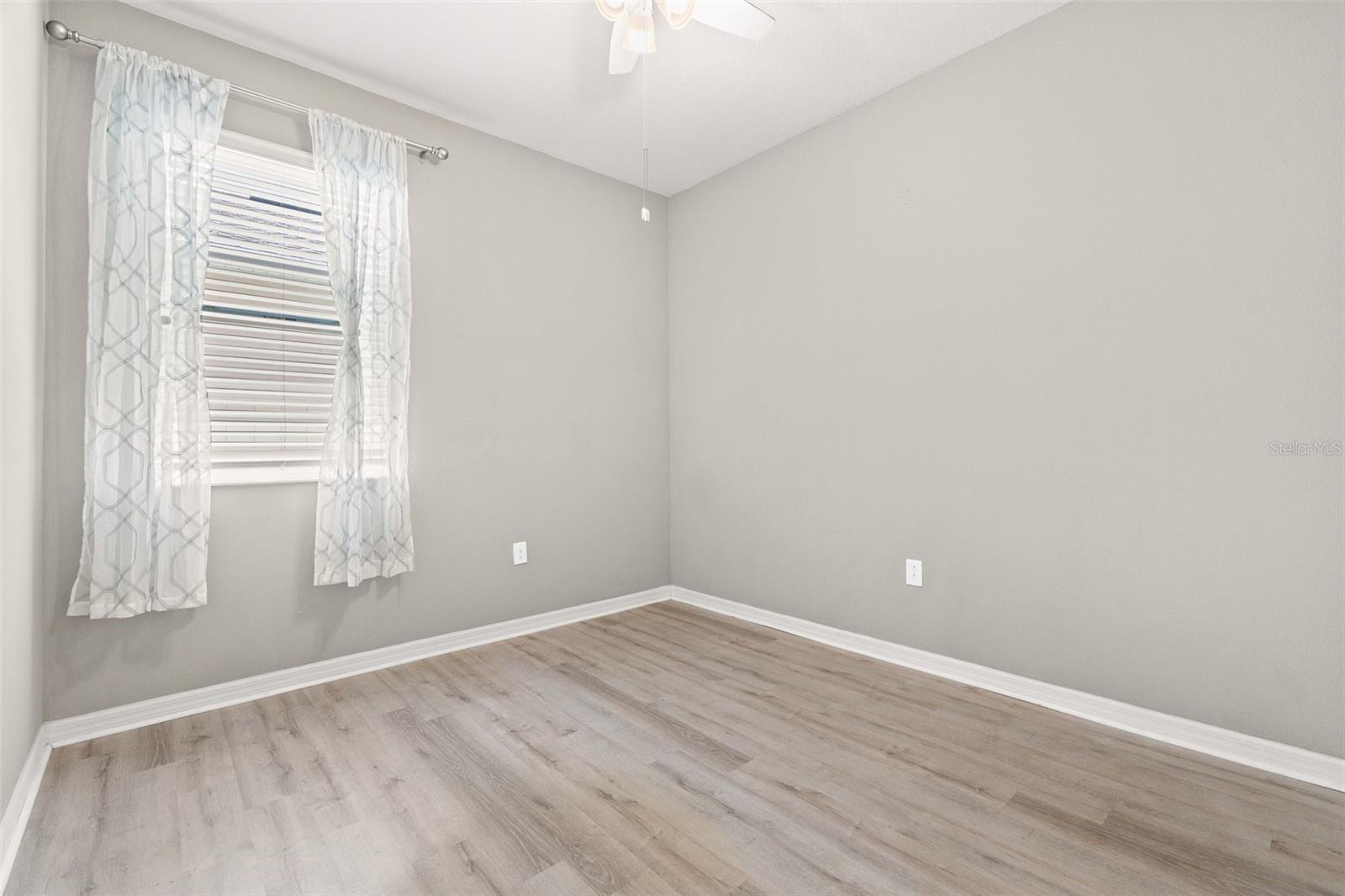 Image 33 of 57 For 14335 59th Circle E