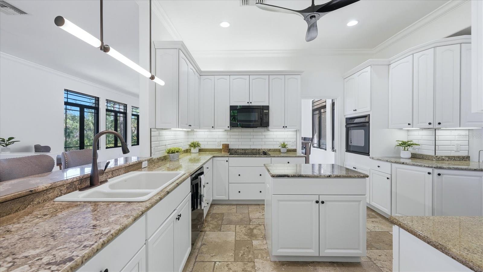 Image 14 of 70 For 5935 River Forest Circle