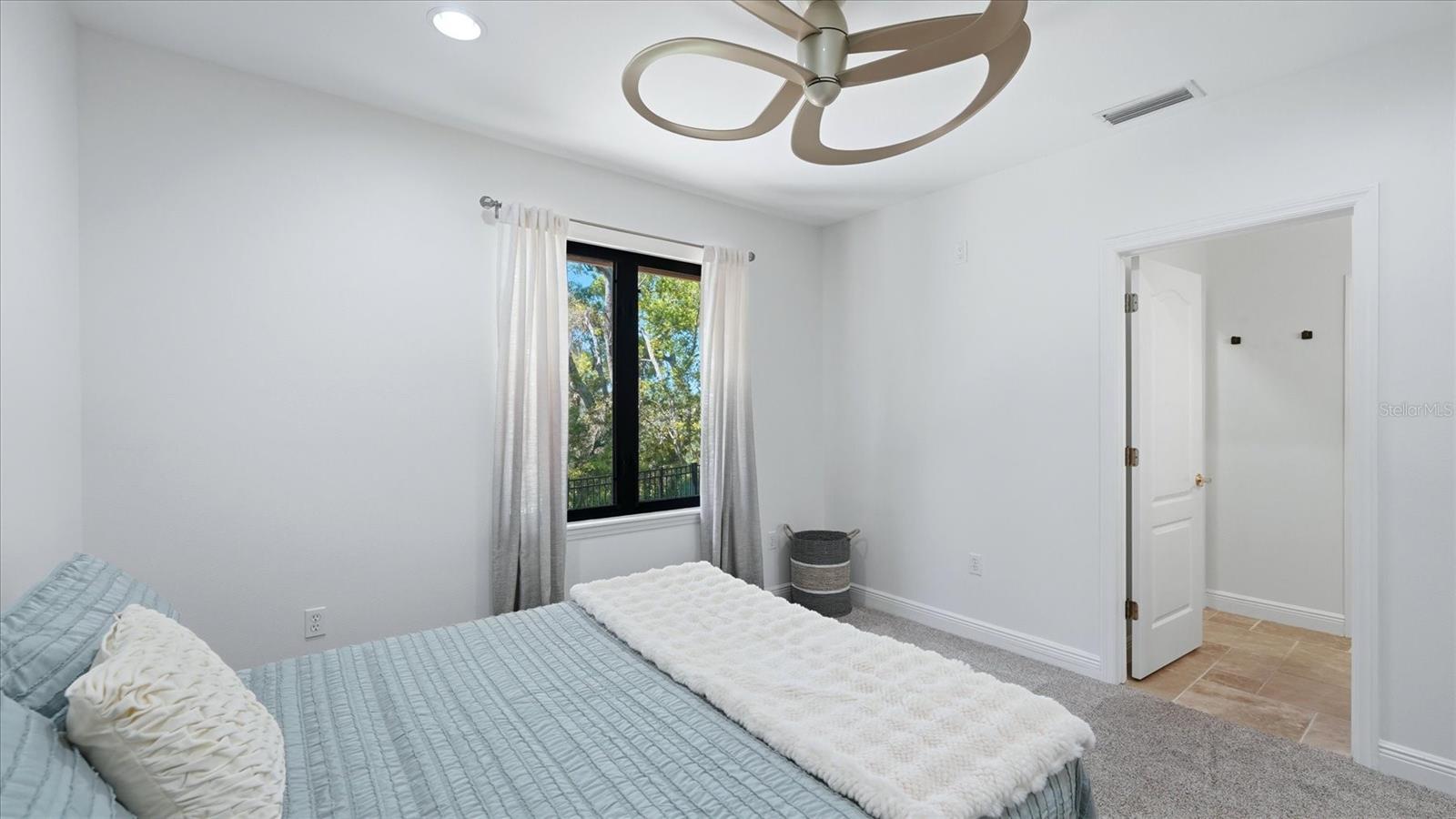 Image 33 of 70 For 5935 River Forest Circle