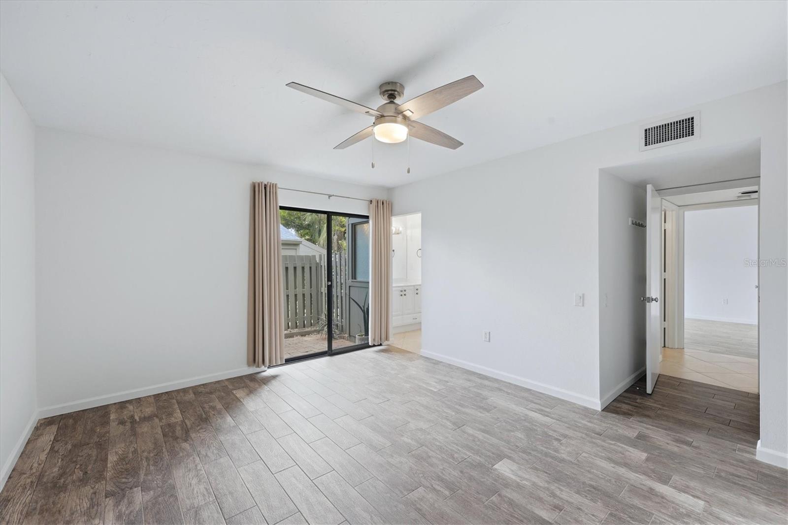 Image 15 of 80 For 135 Woodland Place