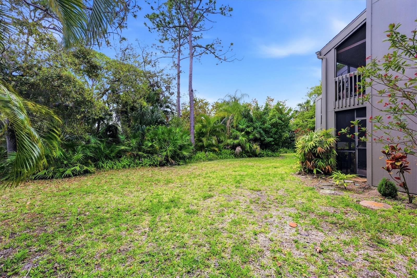 Image 32 of 80 For 135 Woodland Place