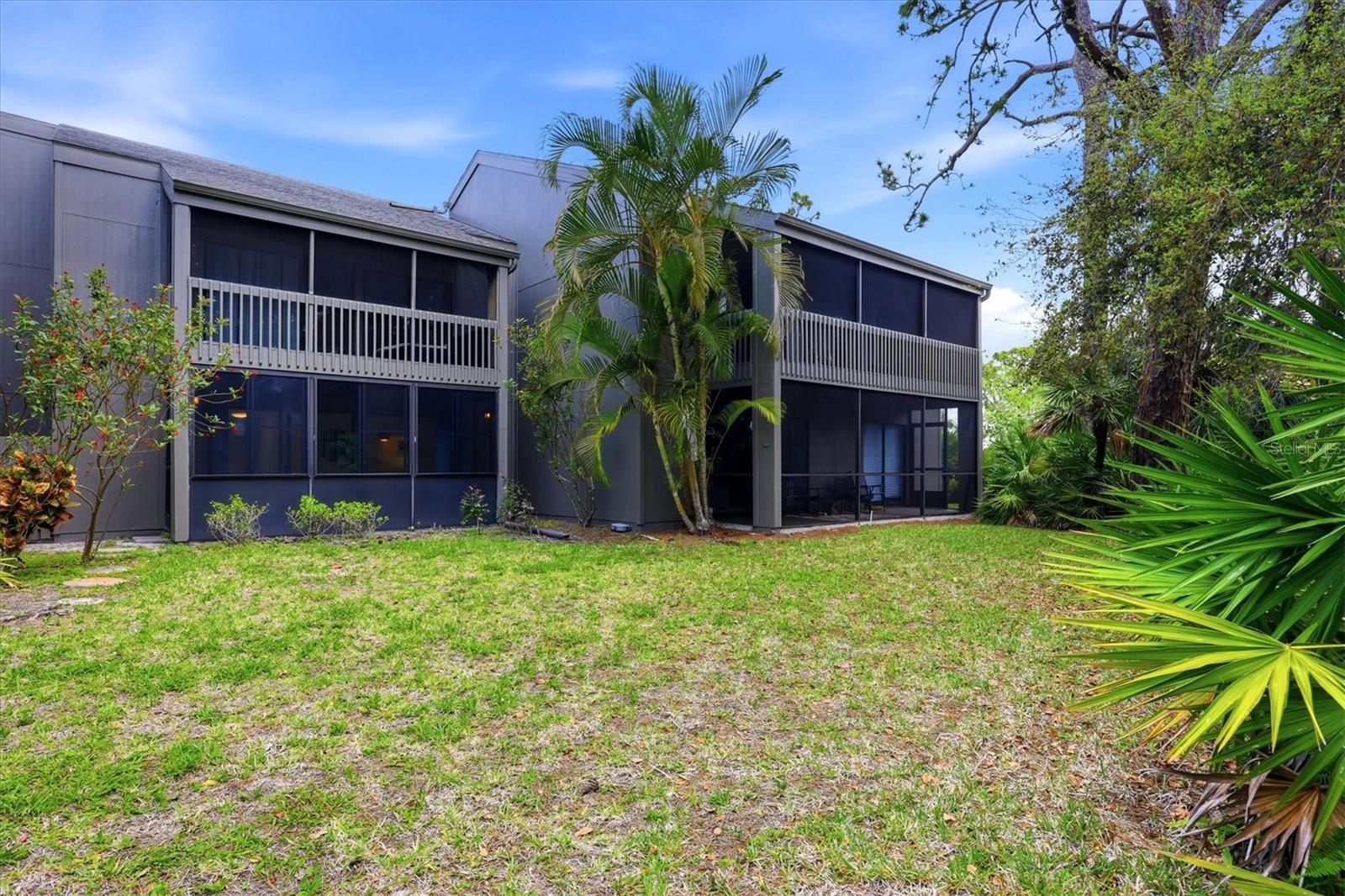 Image 33 of 80 For 135 Woodland Place