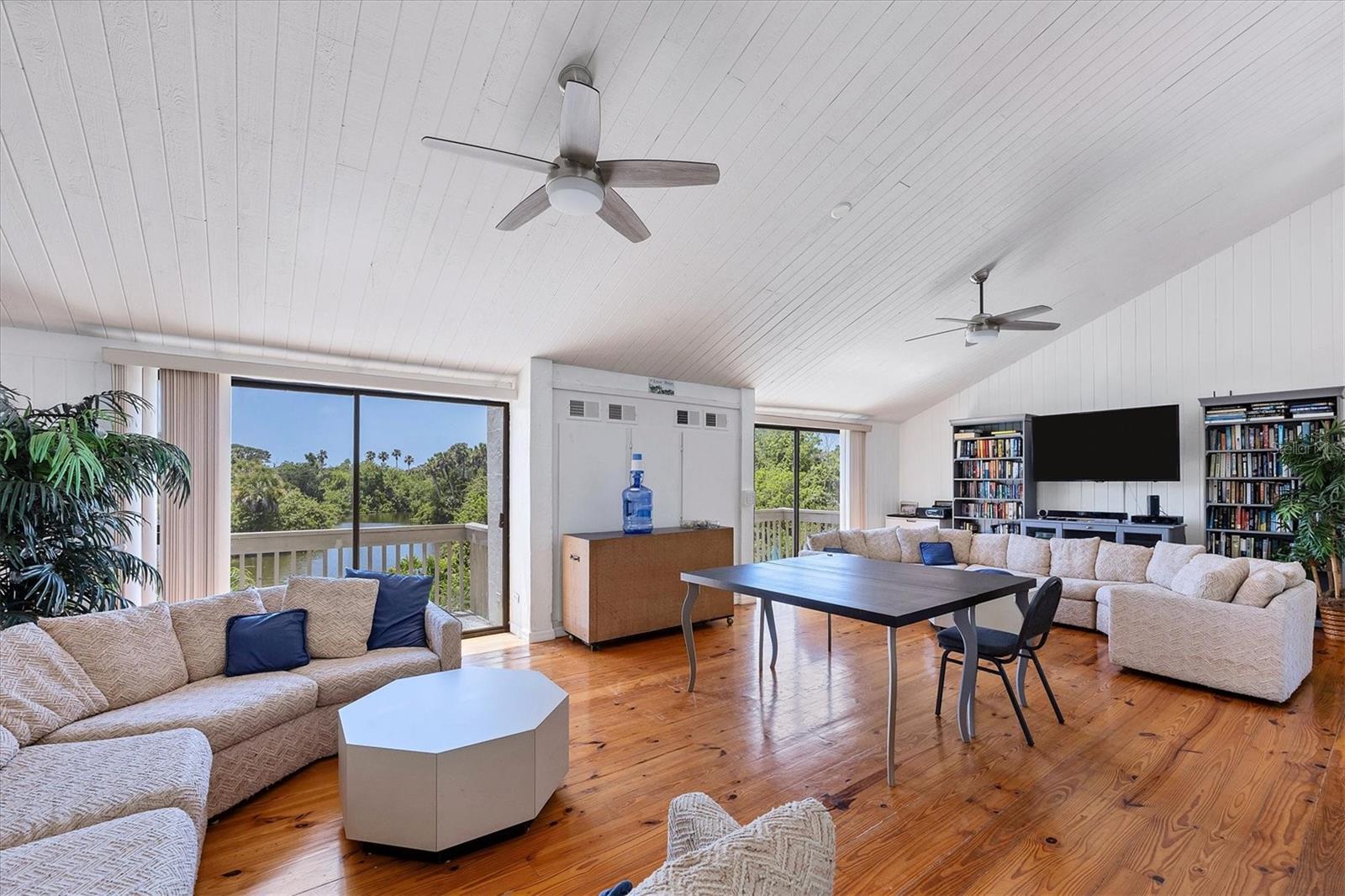 Image 44 of 80 For 135 Woodland Place