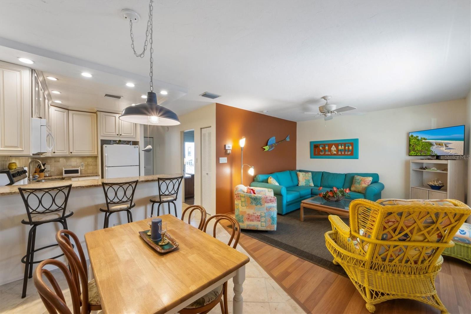 Image 2 of 35 For 117 7th Street N 35