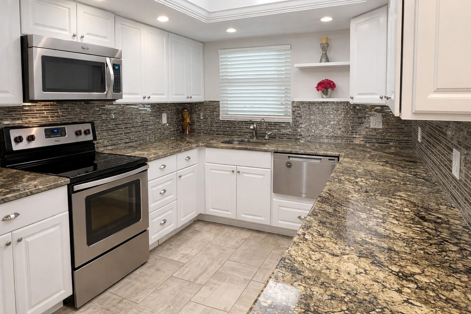 Image 7 of 28 For 1741 Southwood Street 1741