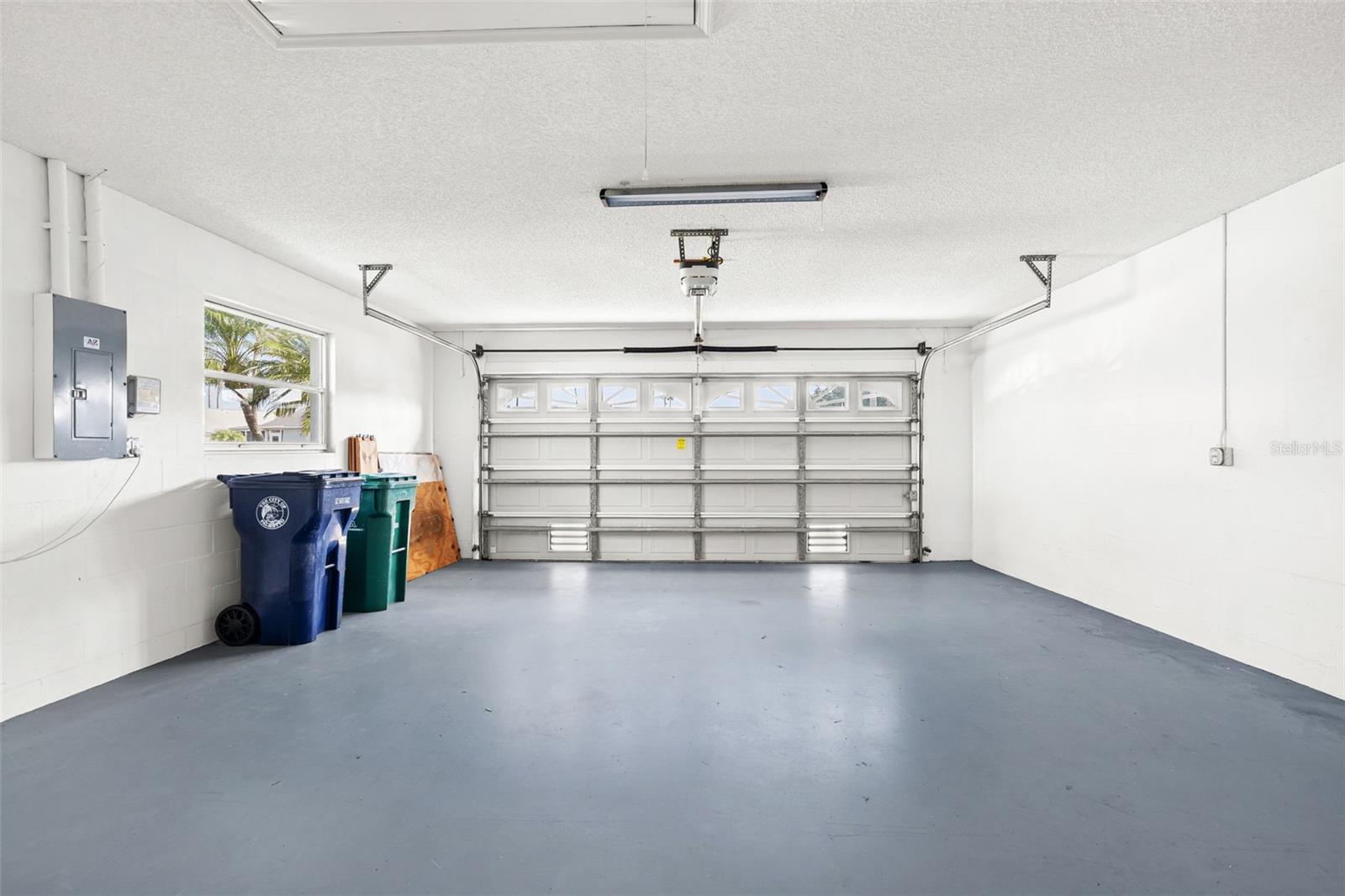 Image 34 of 56 For 2515 Lantana Lane