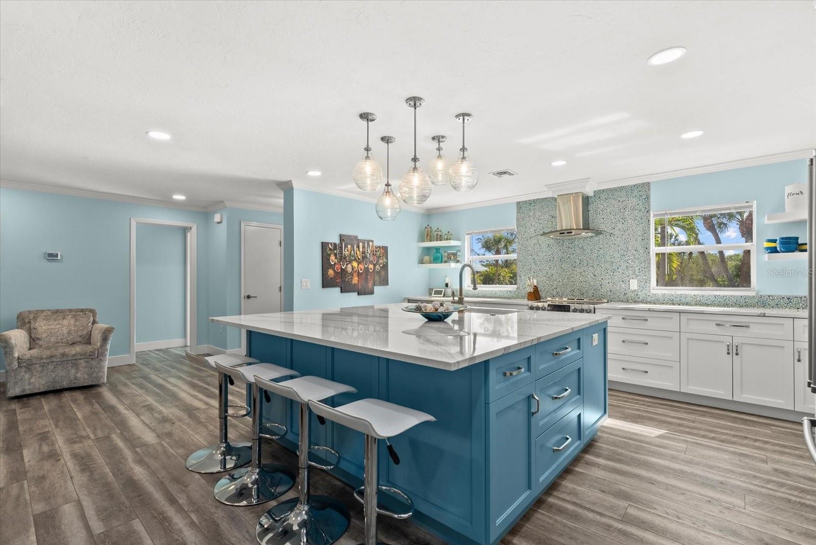 Image 11 of 61 For 704 Tropical Circle