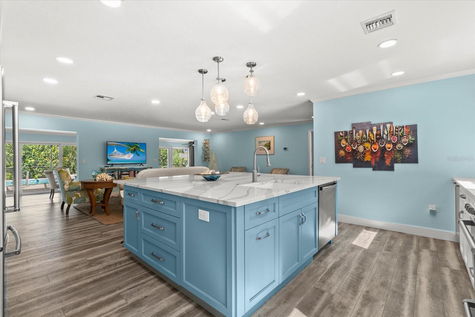 Image 12 of 61 For 704 Tropical Circle