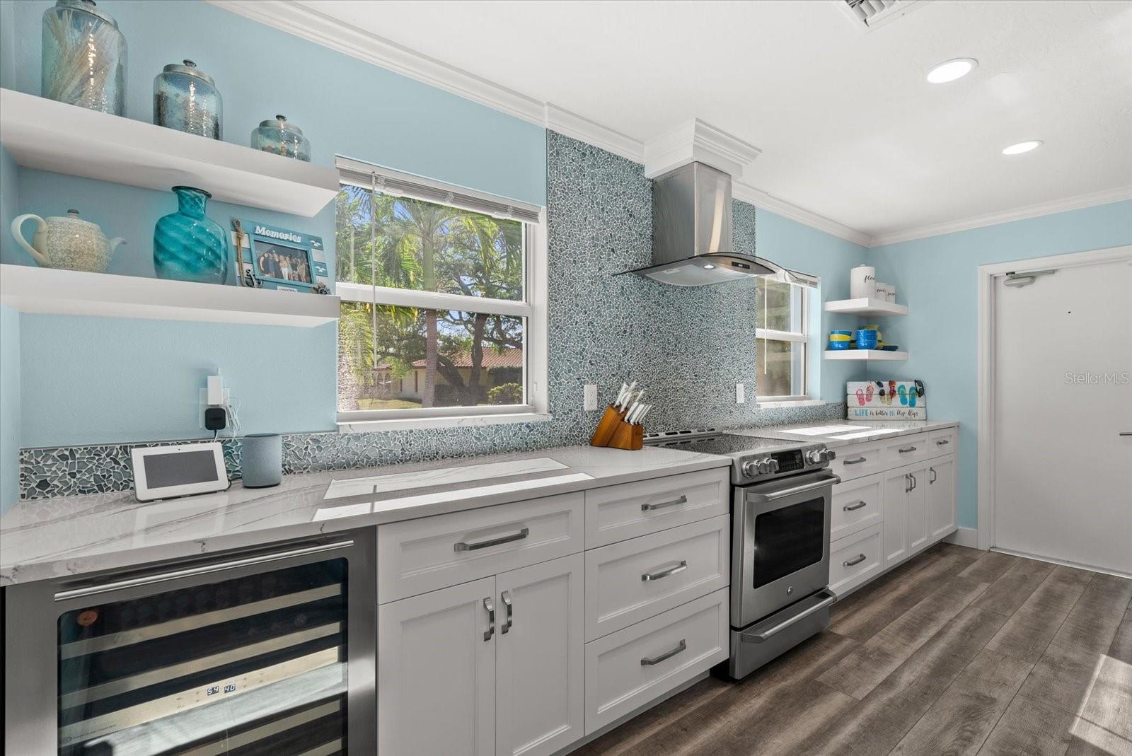 Image 14 of 61 For 704 Tropical Circle