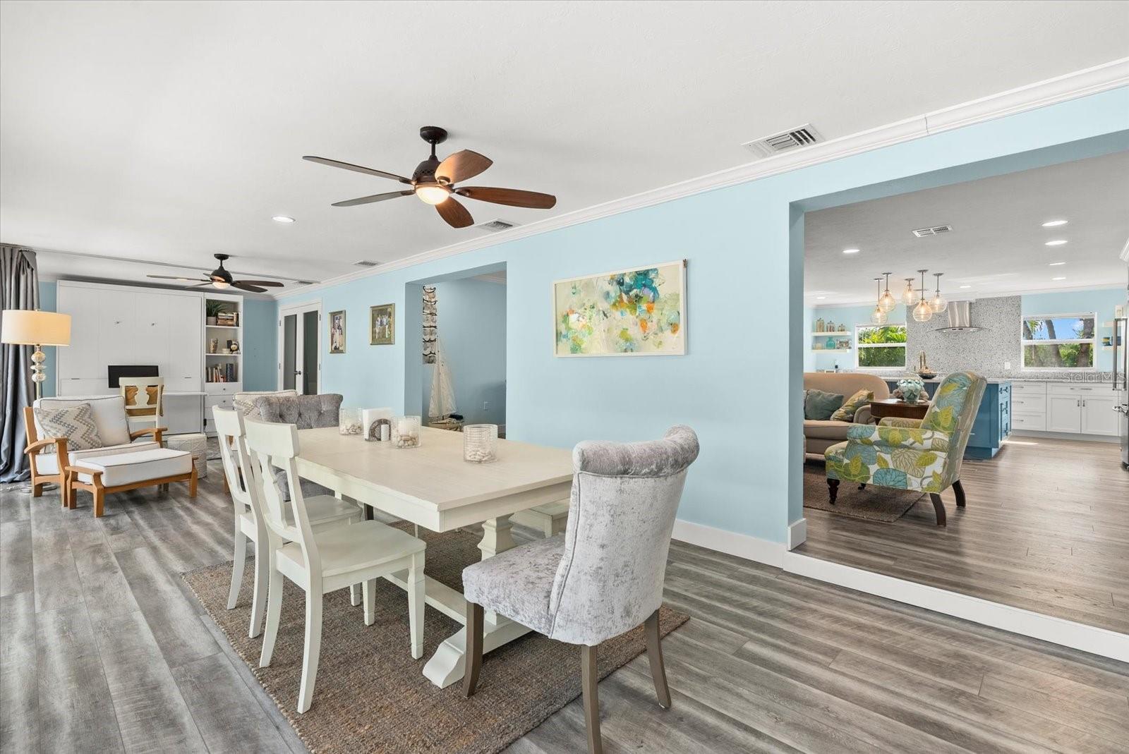 Image 18 of 61 For 704 Tropical Circle