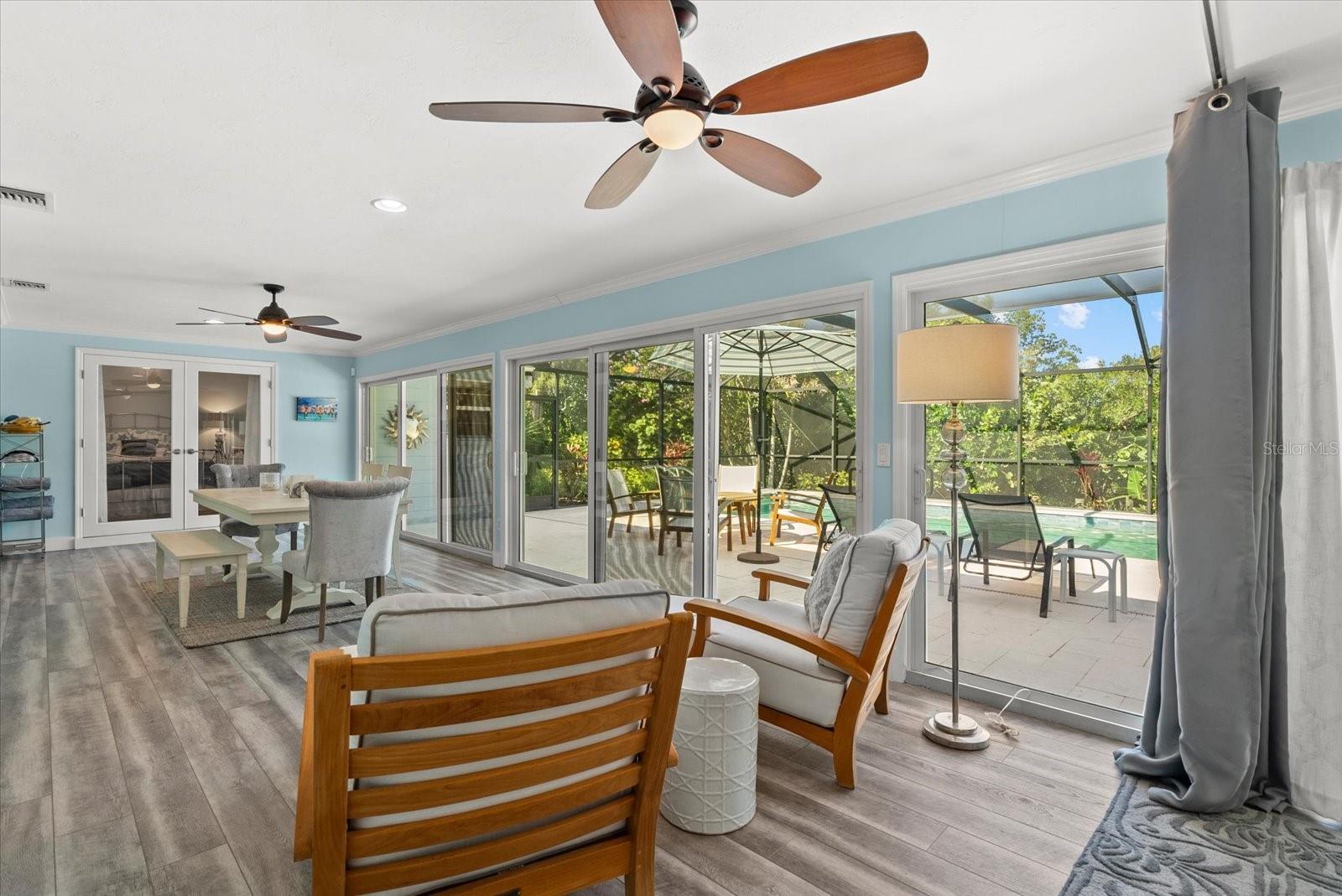 Image 22 of 61 For 704 Tropical Circle