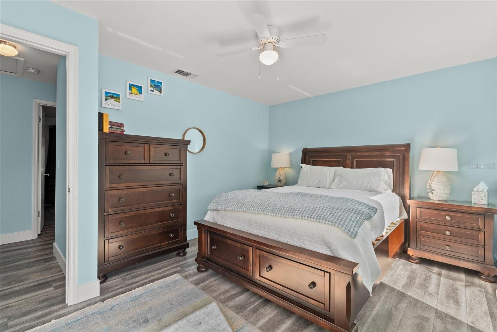 Image 23 of 61 For 704 Tropical Circle