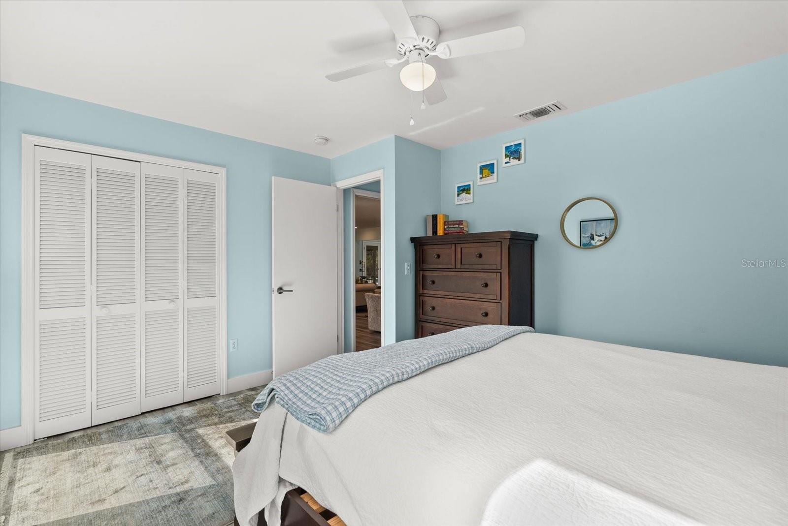 Image 24 of 61 For 704 Tropical Circle