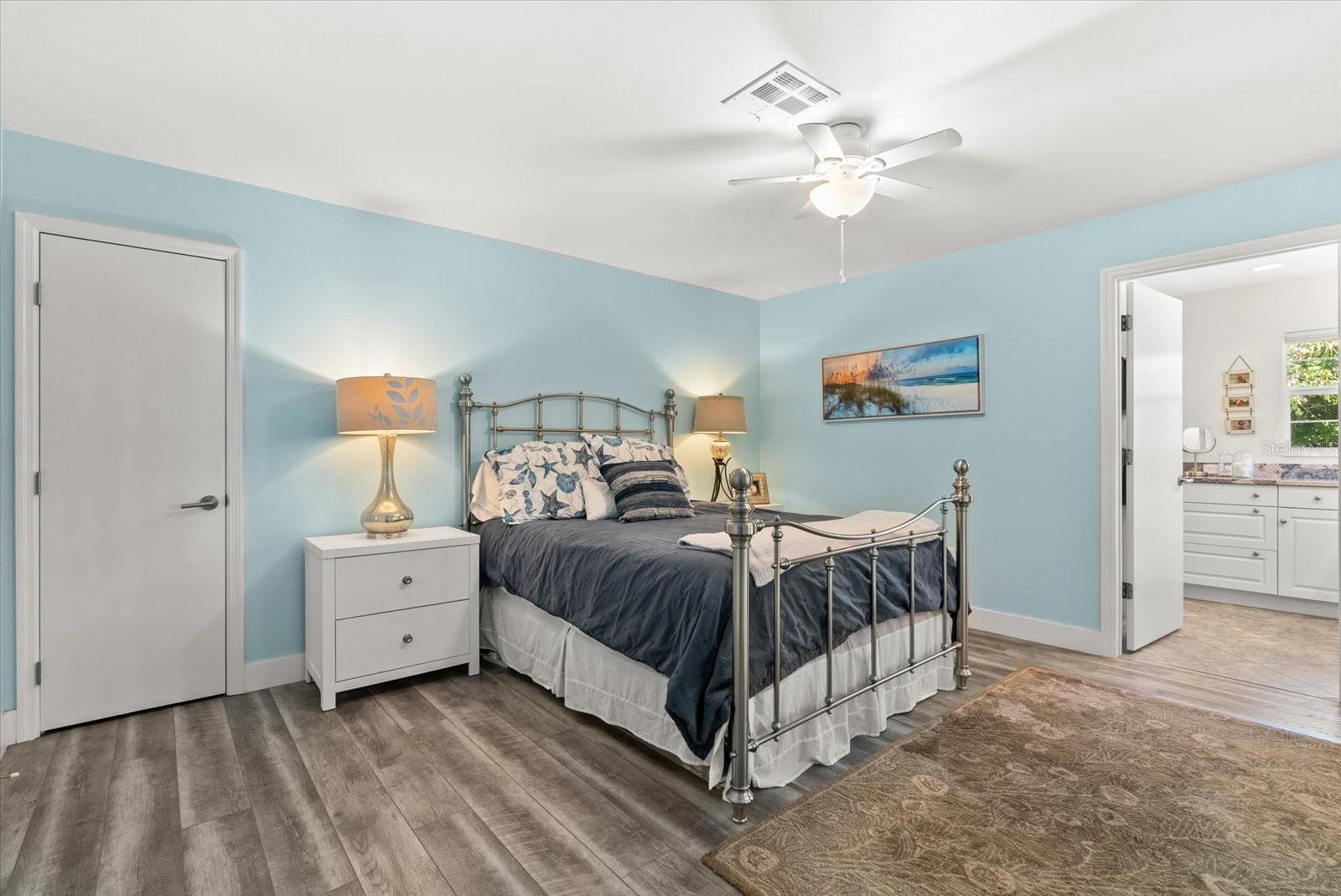 Image 27 of 61 For 704 Tropical Circle