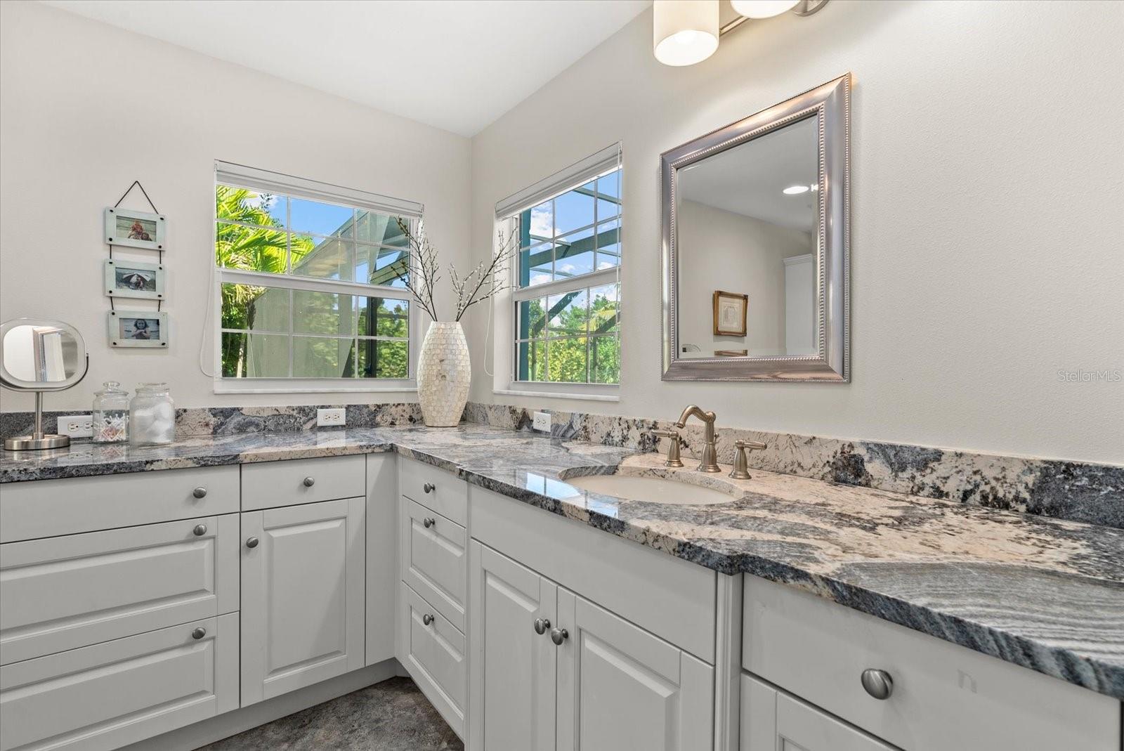 Image 29 of 61 For 704 Tropical Circle