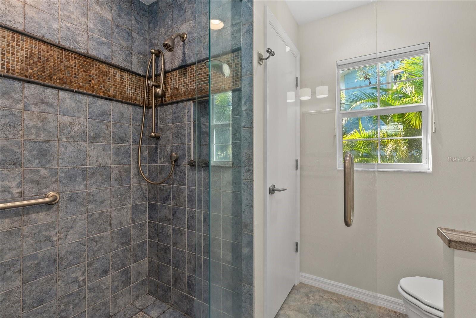 Image 31 of 61 For 704 Tropical Circle