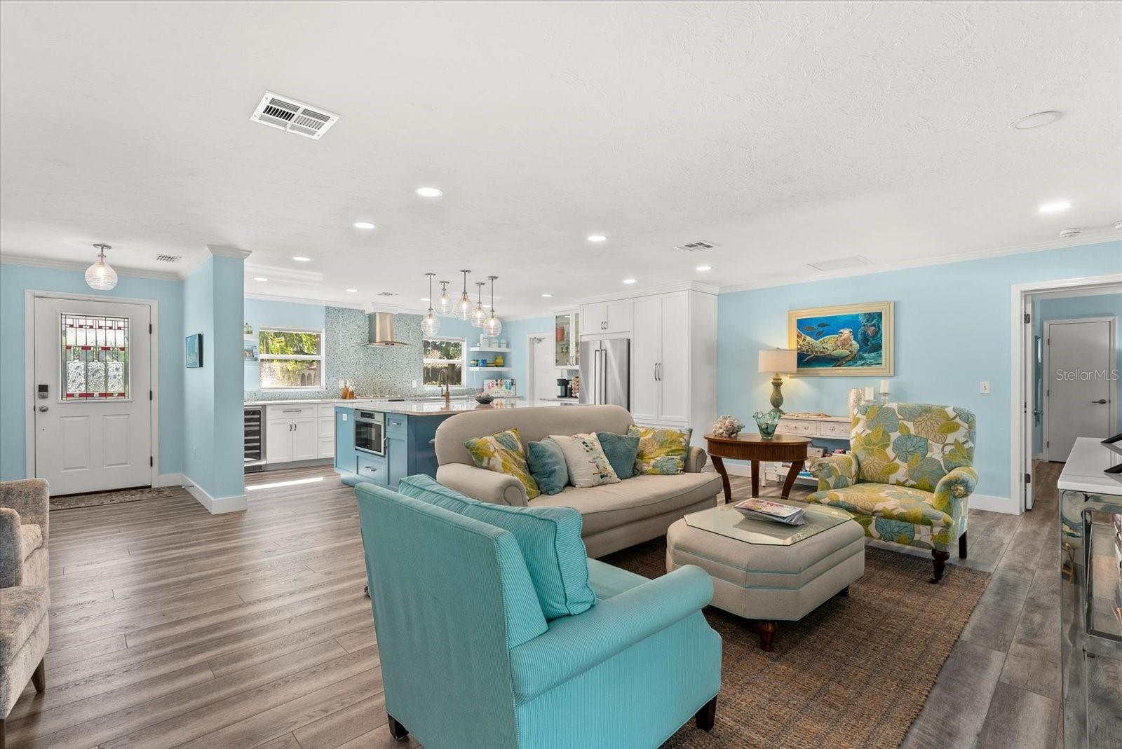 Image 9 of 61 For 704 Tropical Circle