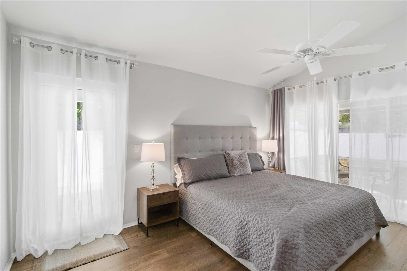 Listing photo id 23 for 2545 Browning Street