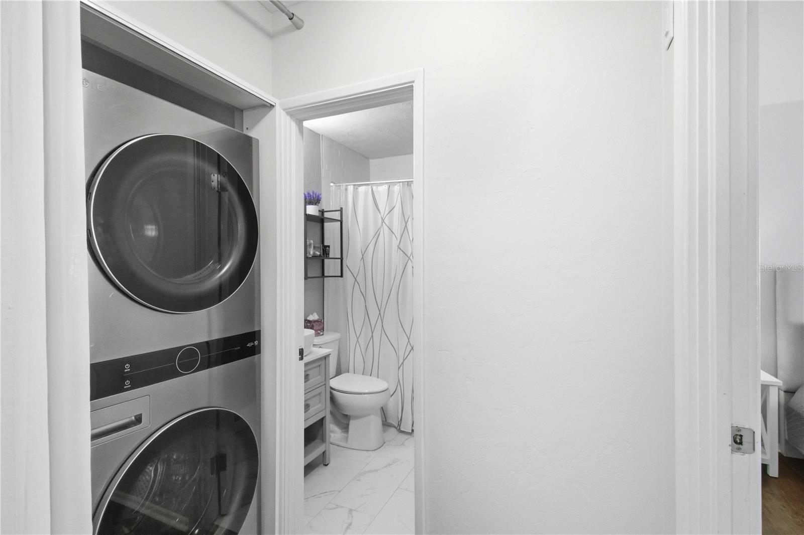 Listing photo id 28 for 2545 Browning Street