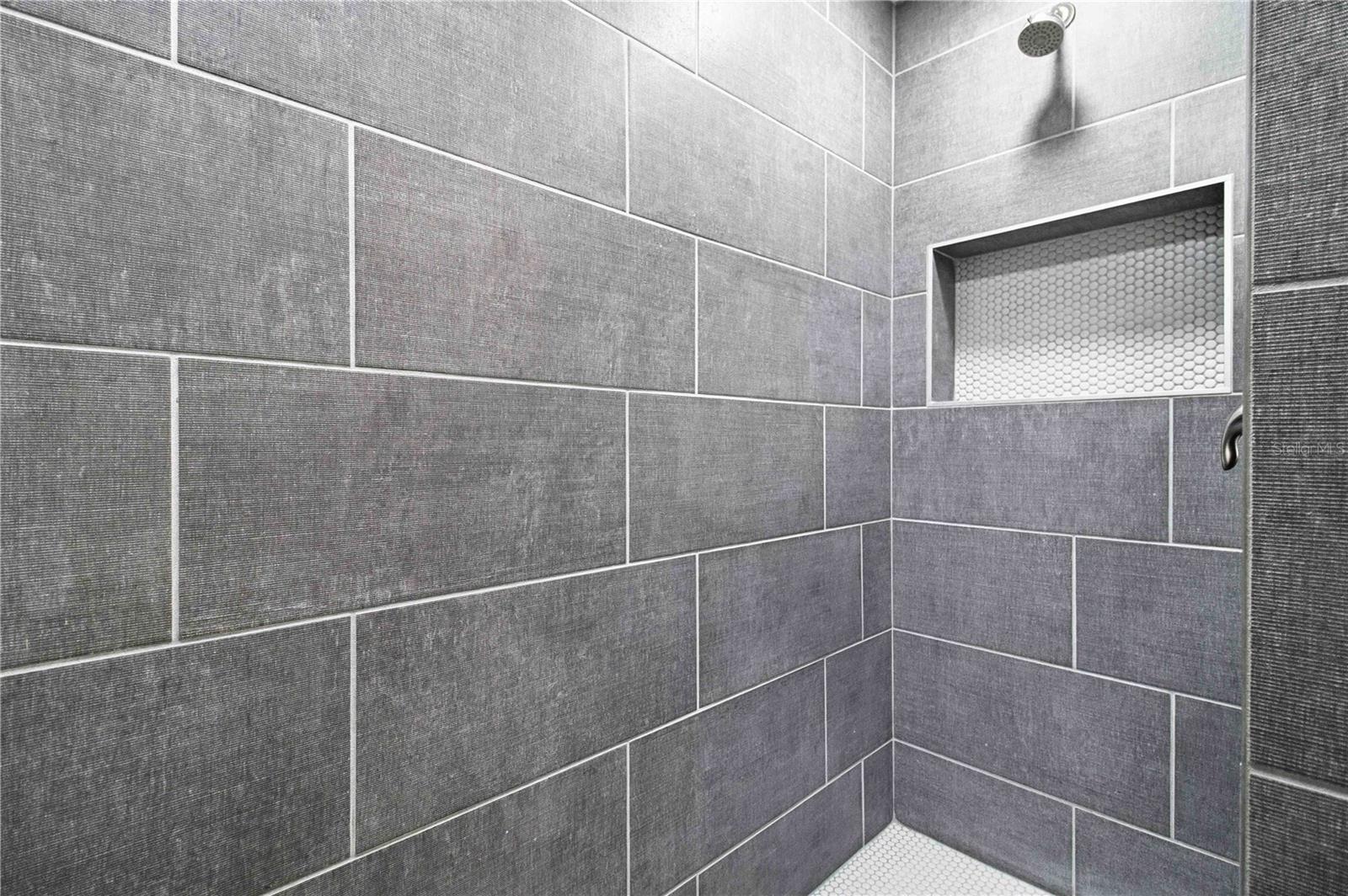 Listing photo id 33 for 2545 Browning Street