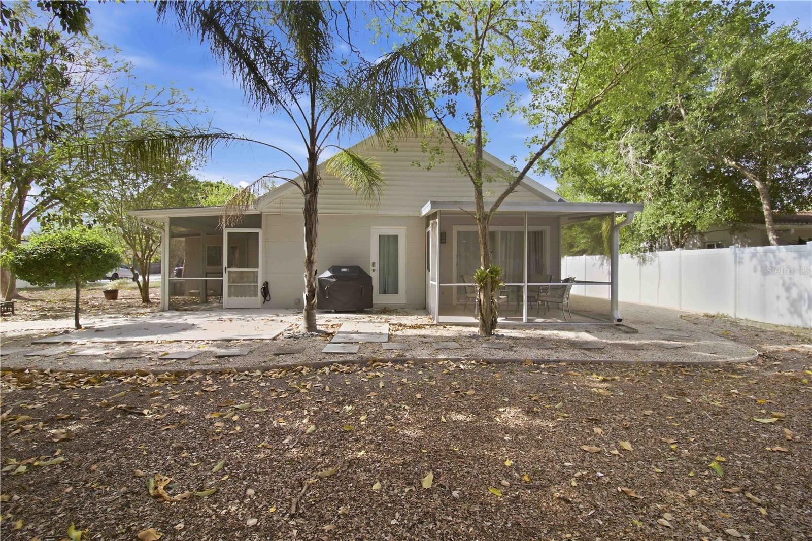 Listing photo id 42 for 2545 Browning Street