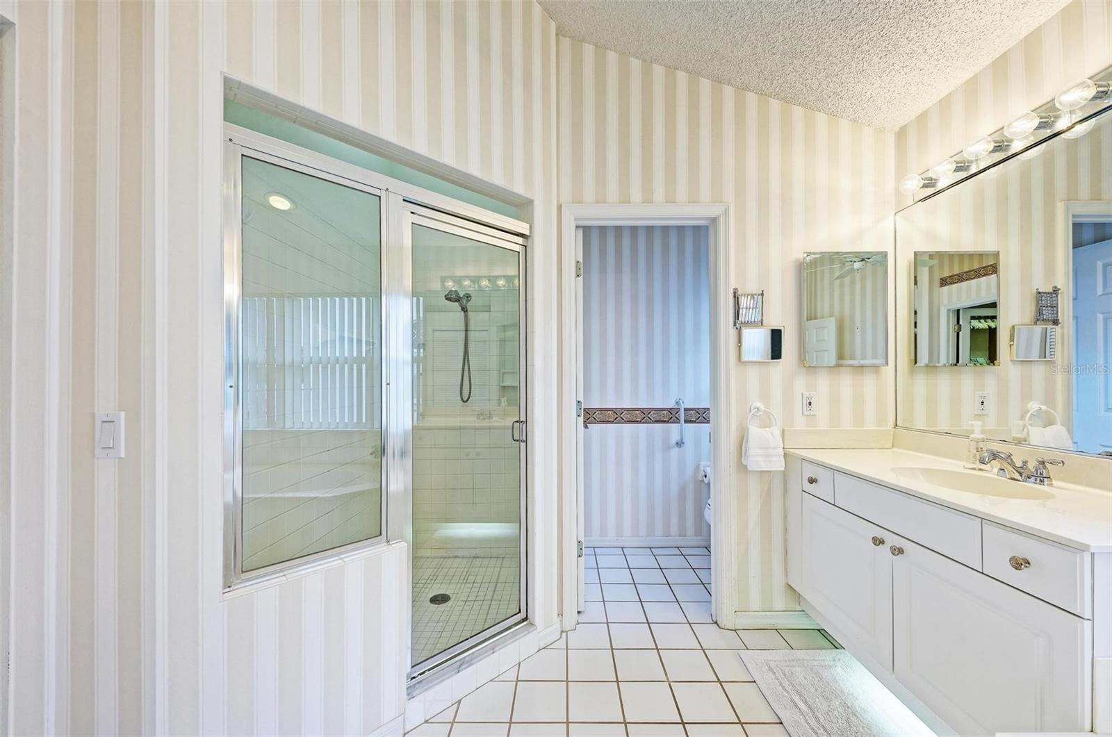 Image 33 of 68 For 4916 Linsey Court