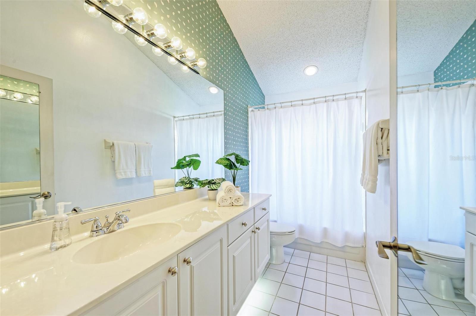 Image 40 of 68 For 4916 Linsey Court