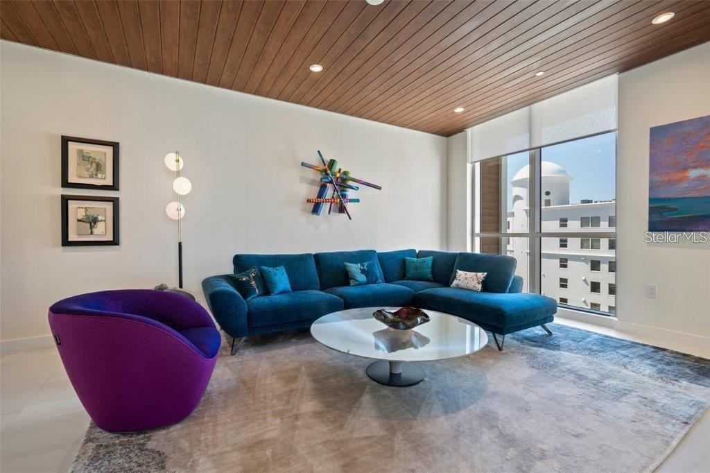 Image 20 of 54 For 111 Golden Gate Point 802ph