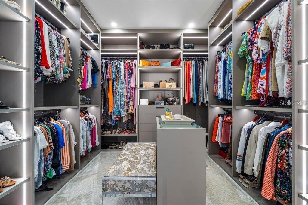 Image 30 of 54 For 111 Golden Gate Point 802ph