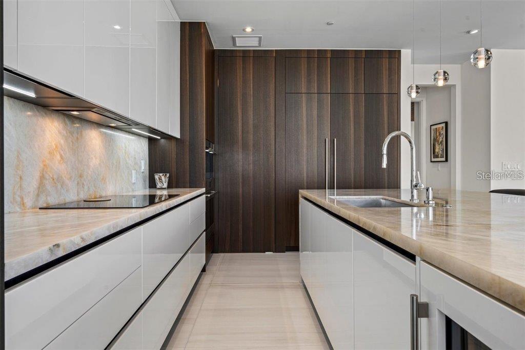 Image 9 of 54 For 111 Golden Gate Point 802ph