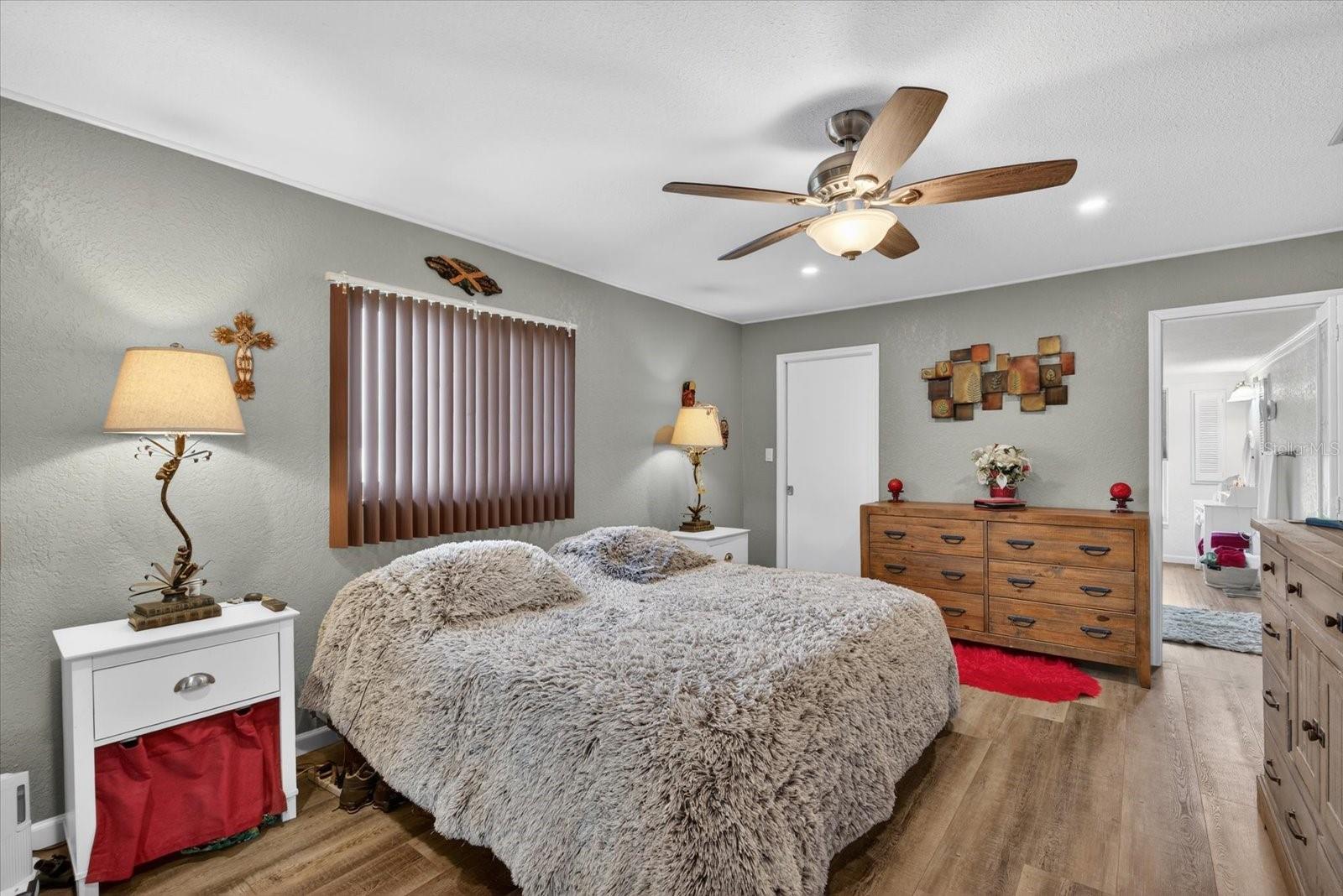 Image 16 of 44 For 4075 Drance Street