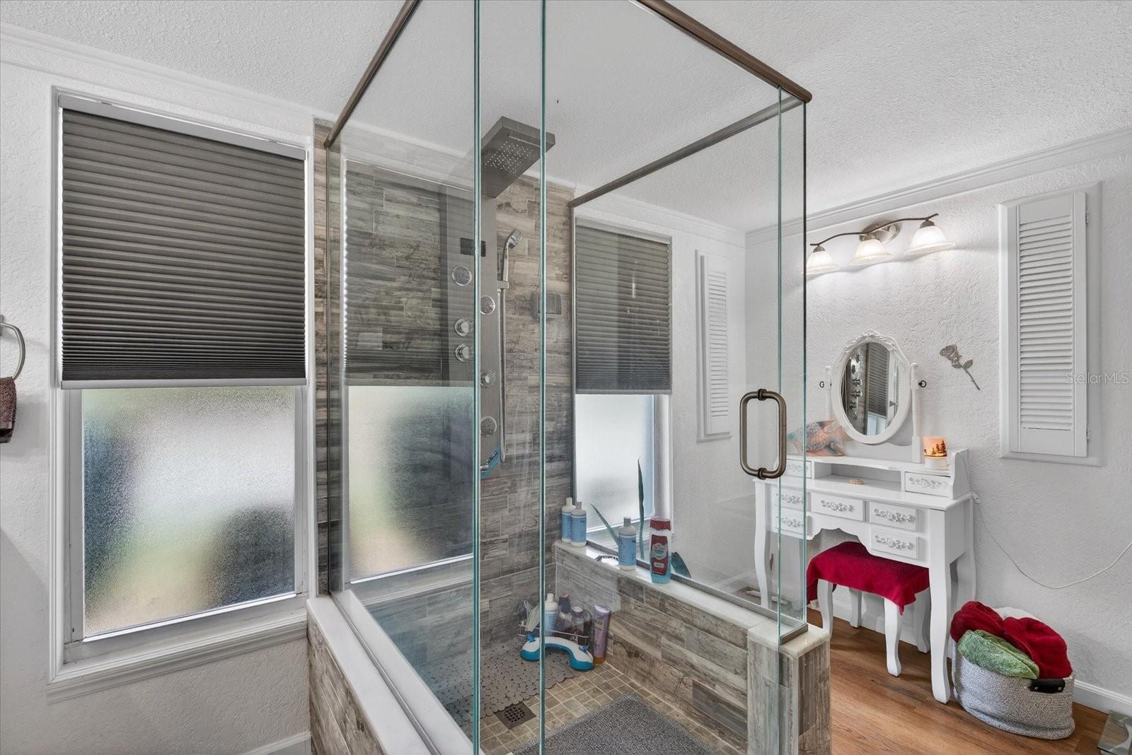 Image 21 of 44 For 4075 Drance Street