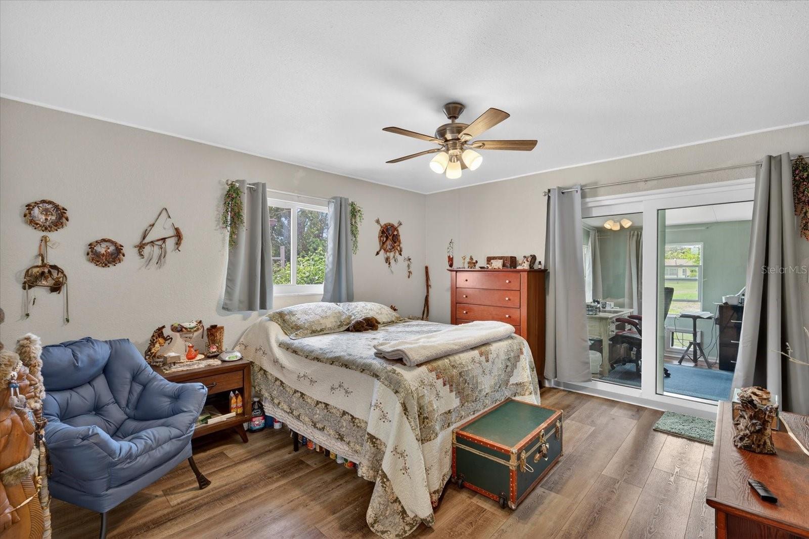 Image 24 of 44 For 4075 Drance Street