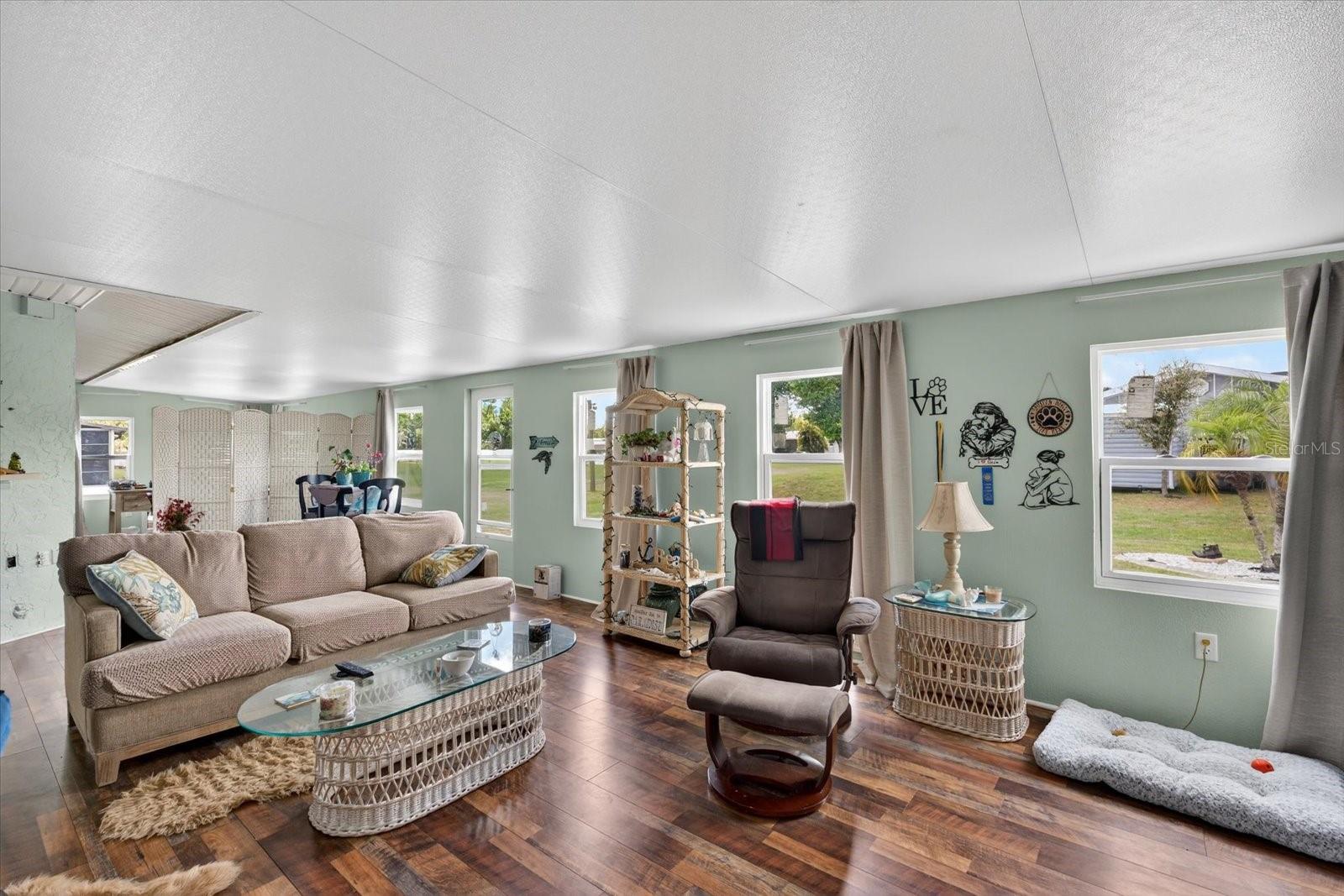 Image 27 of 44 For 4075 Drance Street