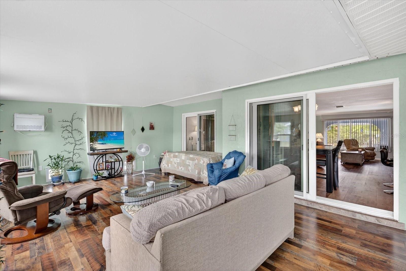 Image 29 of 44 For 4075 Drance Street